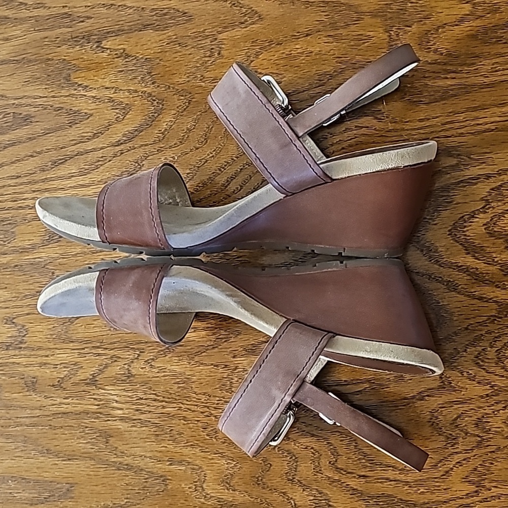 Bandolino faux leather wedge sandals size 9.5 - Picture 2 of 6